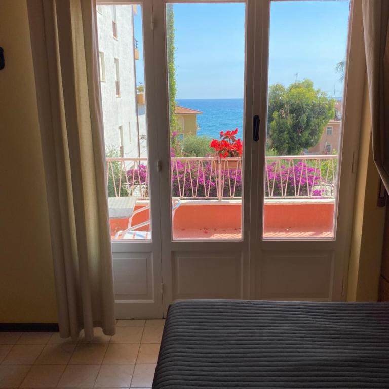 Hotel Nettuno - Camera Matrimoniale con Balcone - 8