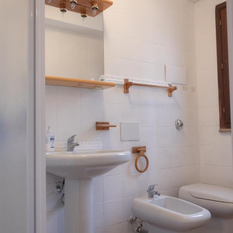 Villa Nicol affittacamere - Camera Matrimoniale con Bagno Privato - 3