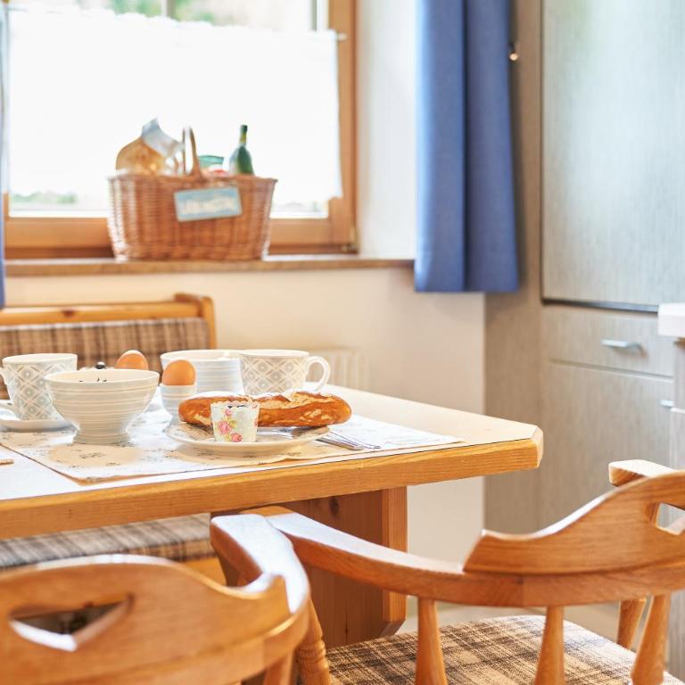 Ferienhaus Kirchplatzl - Apartment mit 1 Schlafzimmer, Balkon und Bergblick - 3