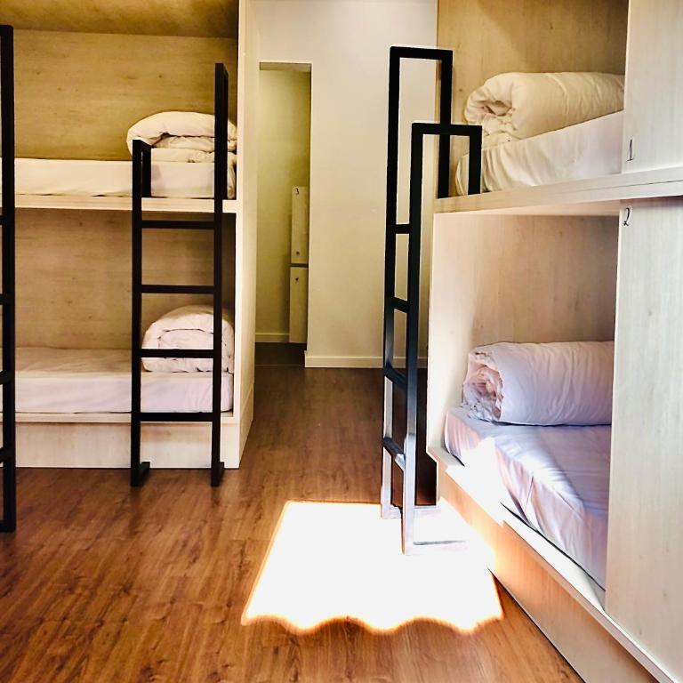 Quartier Leon Hostel Jabalquinto - Litera en habitación compartida mixta de 10 camas con baño compartido - 2