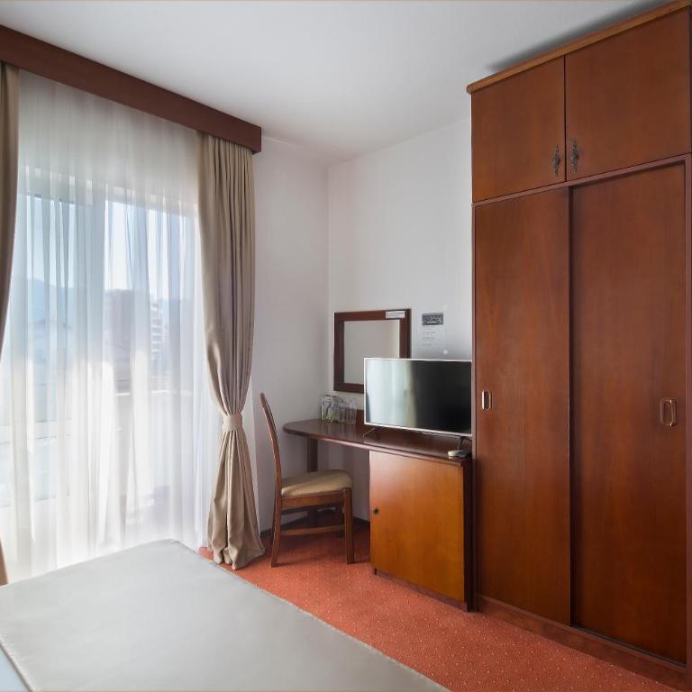 Villa Ljubanovic - Dvokrevetna Soba sa Bračnim Krevetom i Balkonom - 4