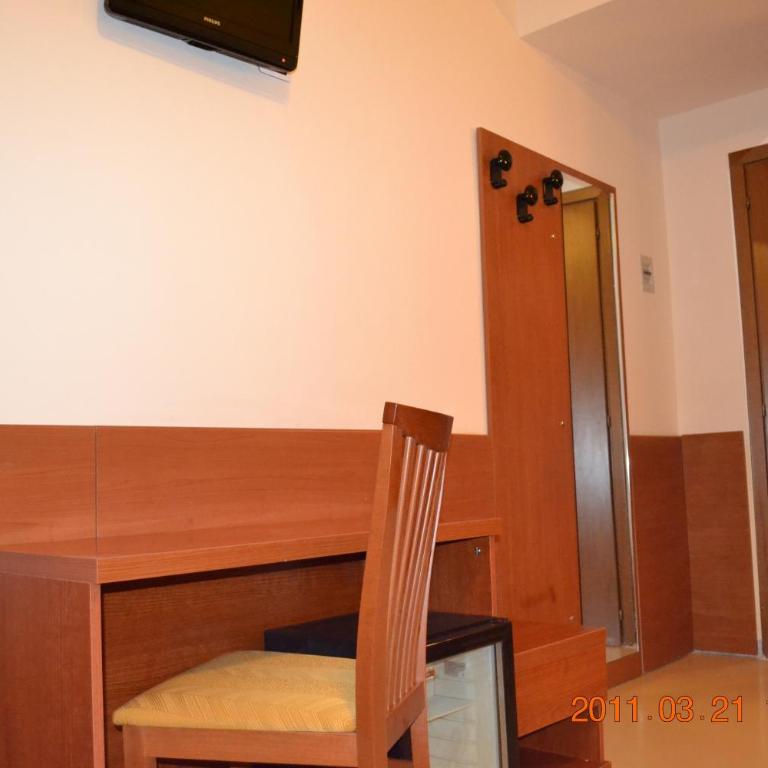 Hotel Everest - Camera Familiare - 4