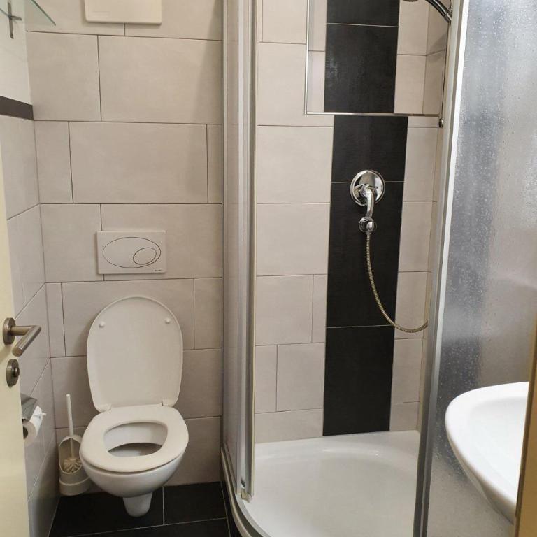 TownVille - Basement Suite 1 - 3