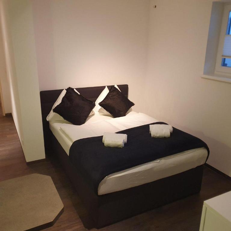 TownVille - Basement Suite 1 - 5