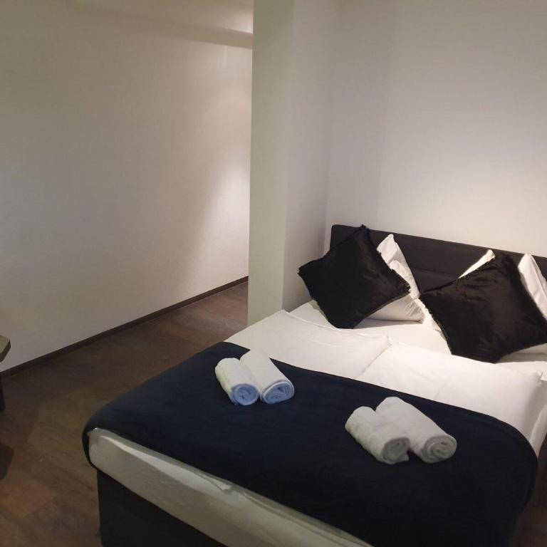TownVille - Basement Suite 1 - 4