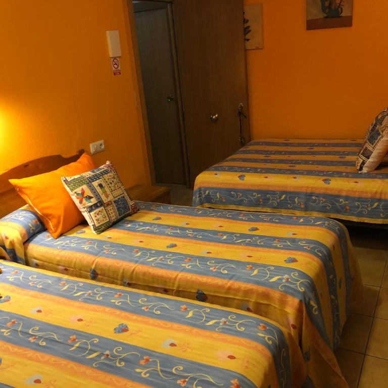 Chiki - Double Orange Room - 14