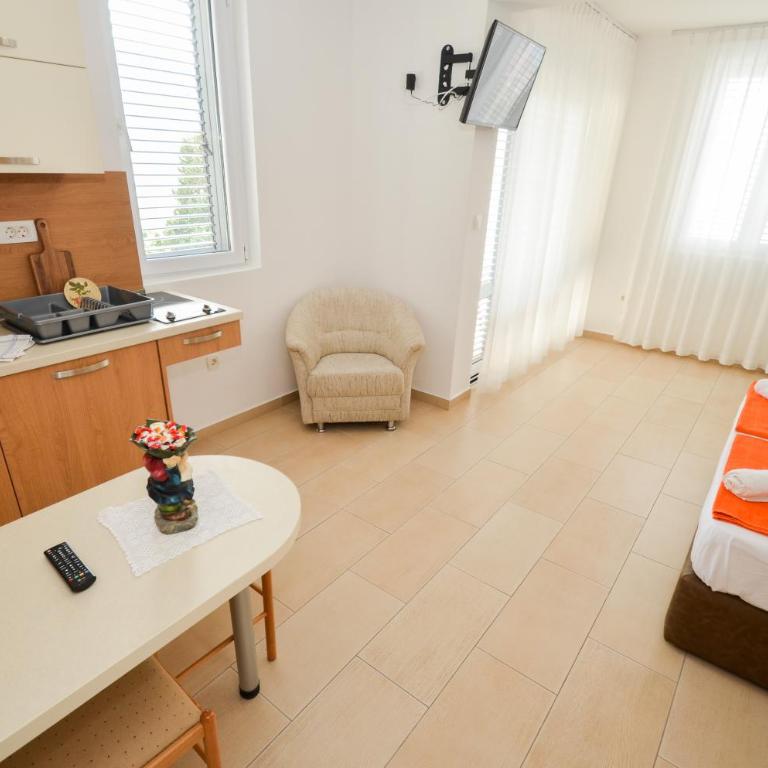 Apartments Ivanović - Studio sa Balkonom i Pogledom na More - 8