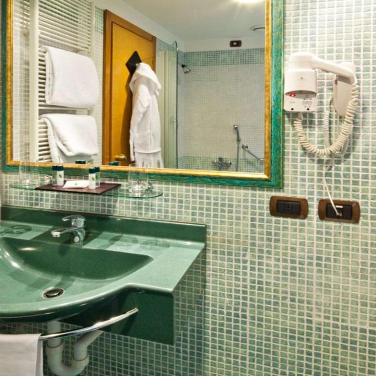 Hotel Mirage Sure Hotel Collection by Best Western - Camera Standard Doppia con Letti Singoli - 10