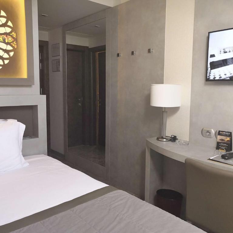 Best Western Premier Milano Palace Hotel - Small Classic Double Room - Non-Smoking - 2