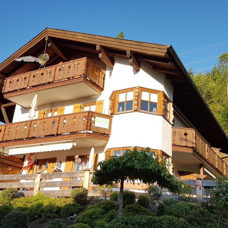 Ferienwohnungen Romeo-Julio-Mittenwald - Apartment with Terrace - 1