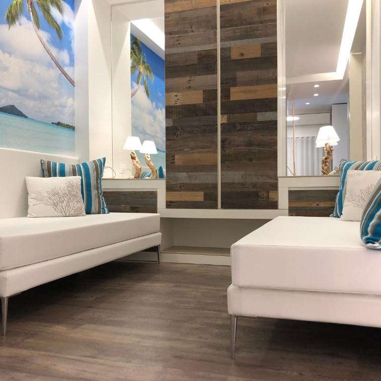 Hotel Liberty Beach - Parking & Beach - Junior Suite con Balcone e Accesso Spiaggia - 10