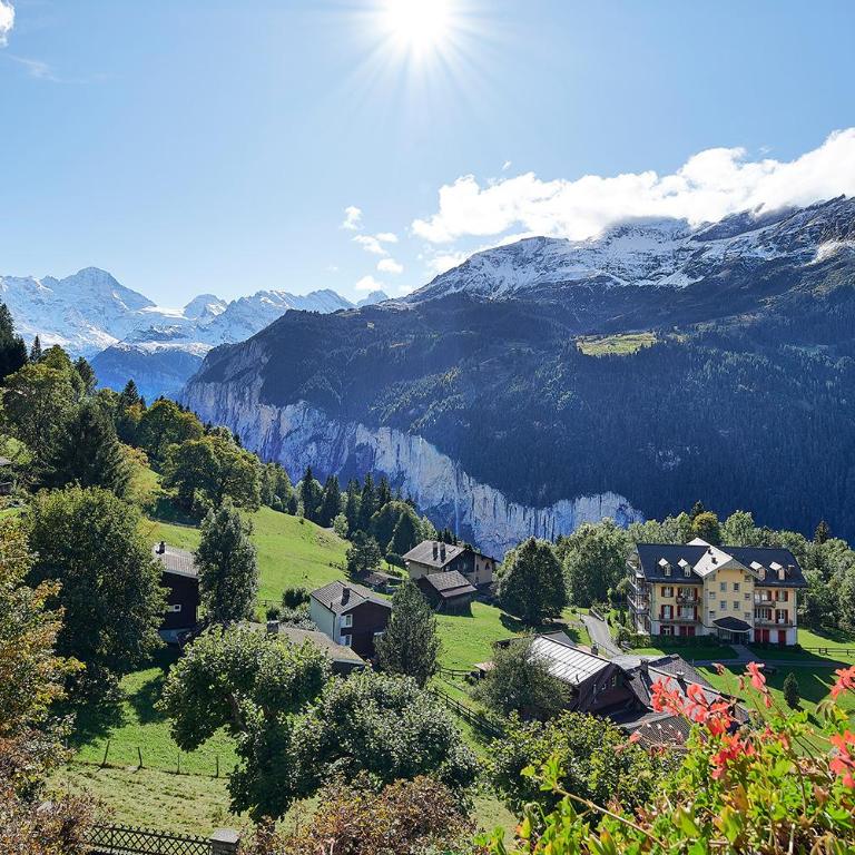 Hotel Alpenrose Wengen - a family affair since 1881 - Superior Doppelzimmer mit Balkon und Bergblick - 7