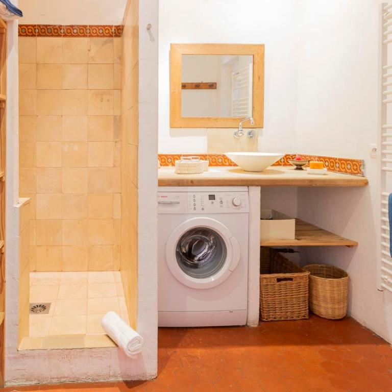 Logement atypique dans la rue Fourmillière - Appartement - 14