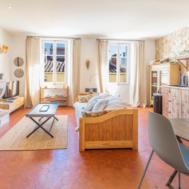 Logement atypique dans la rue Fourmillière - Appartement - 4