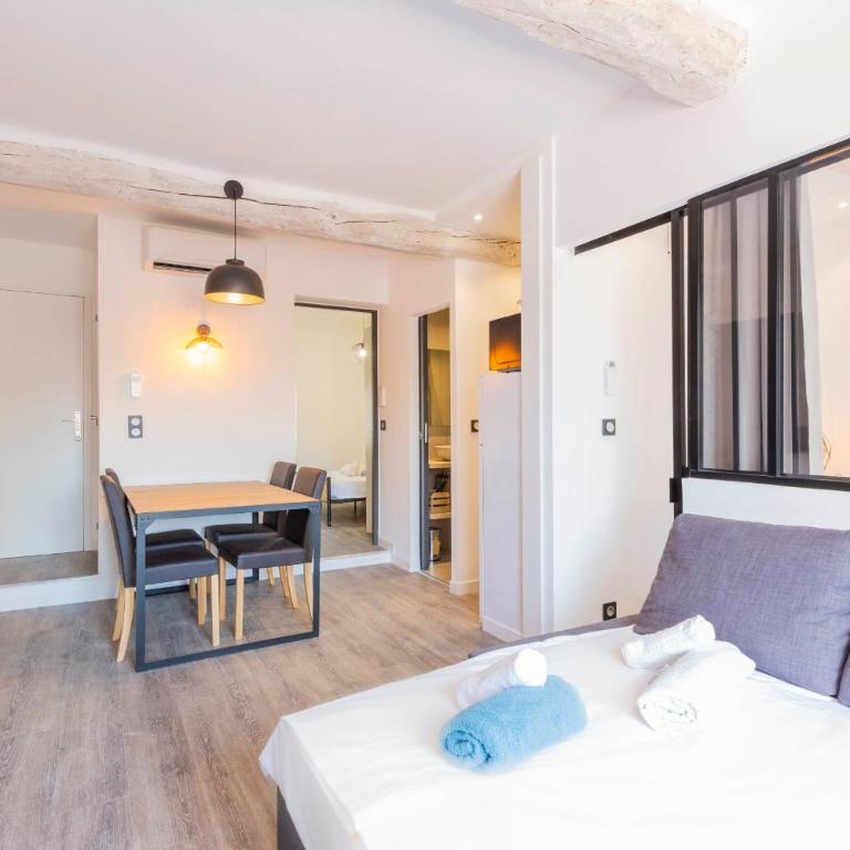 Chez Dominique - 2 chbres 2-6pers centre Antibes Migrainier T3 with AC - Appartement - 6