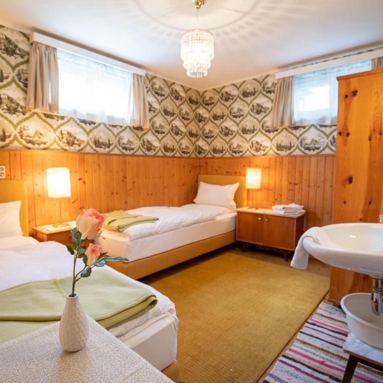 Gästehaus Pension Ria - Zweibettzimmer mit Gemeinschaftsbad - Untergeschoss - 5