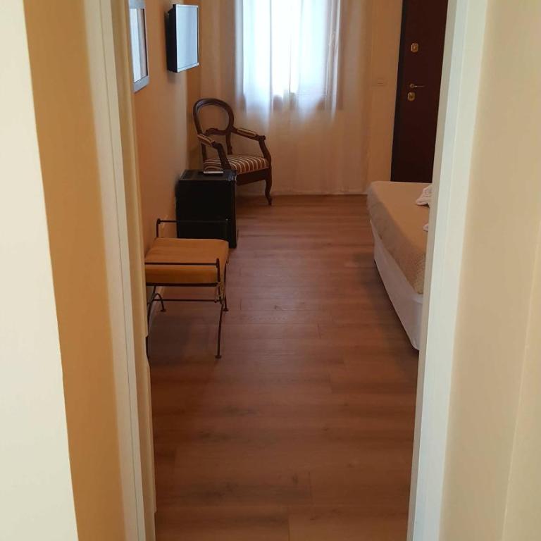 B&B Villa Fiorini - Doppelzimmer mit Poolblick - 5
