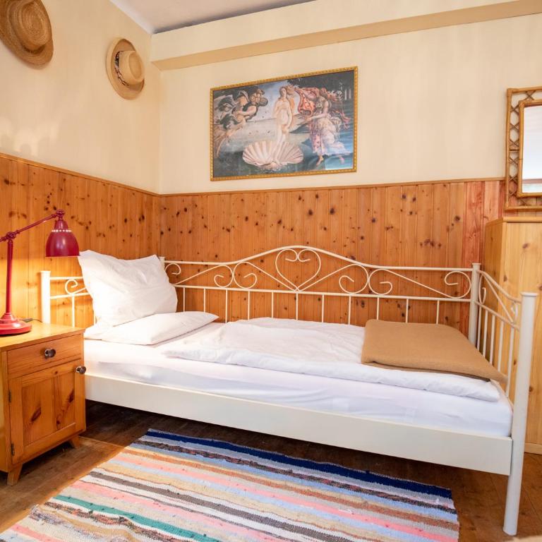 Gästehaus Pension Ria - Dreibettzimmer mit Dusche - Untergeschoss - 3