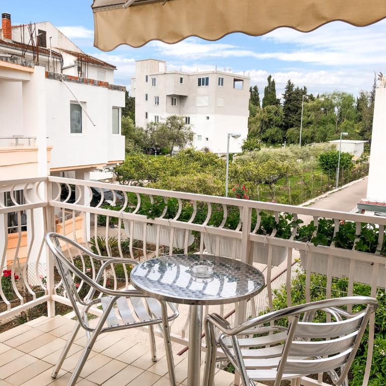 Vila Adriatik - Double Room with Balcony - 16