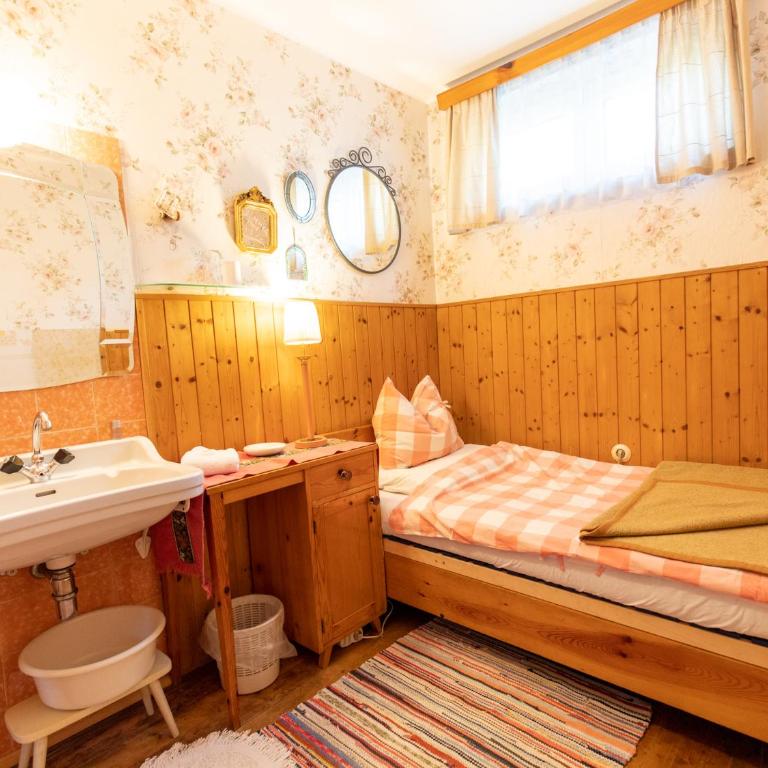 Gästehaus Pension Ria - Einzelzimmer mit Gemeinschaftsbad - Untergeschoss - 3