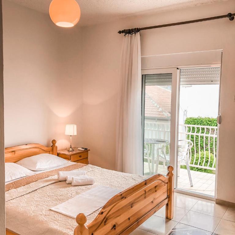 Vila Adriatik - Dvokrevetna Soba sa Bračnim Krevetom i Balkonom - 5