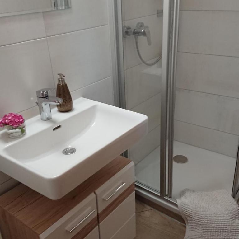 Ferienwohnungen Sernatinger - Apartment mit 1 Schlafzimmer - 14