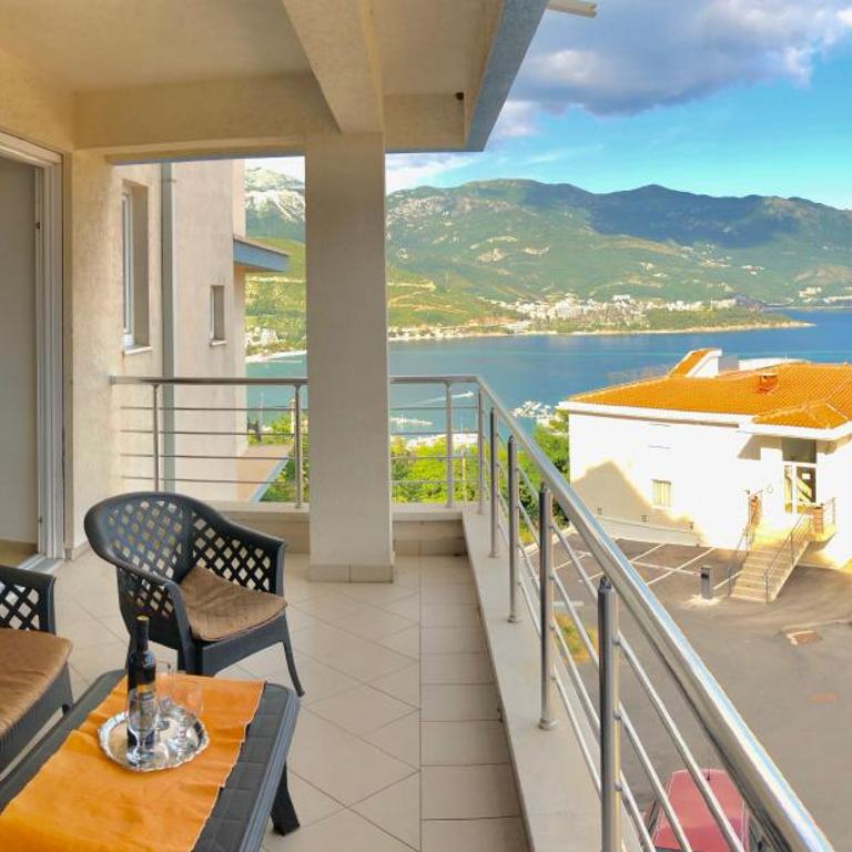 Apartments Violeta - One-Bedroom Apartment with Terrace and Sea View - 3