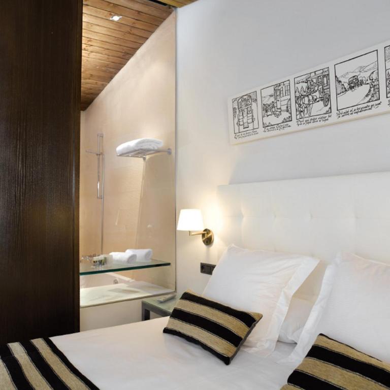 Hotel Villa Paulita - Double or Twin Room with Garden View - 3