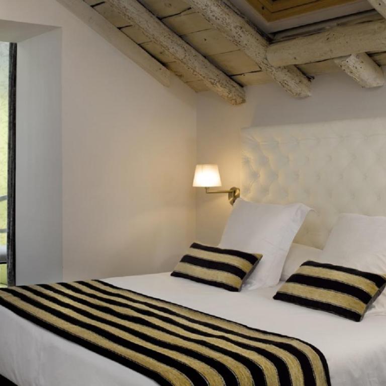 Hotel Villa Paulita - Deluxe Double or Twin Room with Lake View - 1