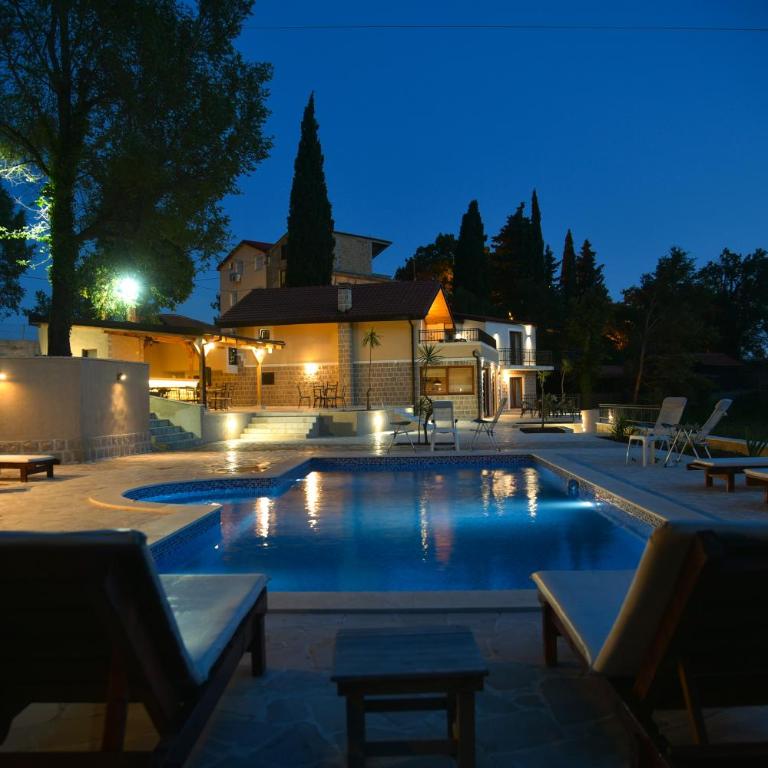 Sunset & Sunrise Villas in Stanisici-Two Villas With Common Pool - Vila sa Sopstvenim Bazenom - 9