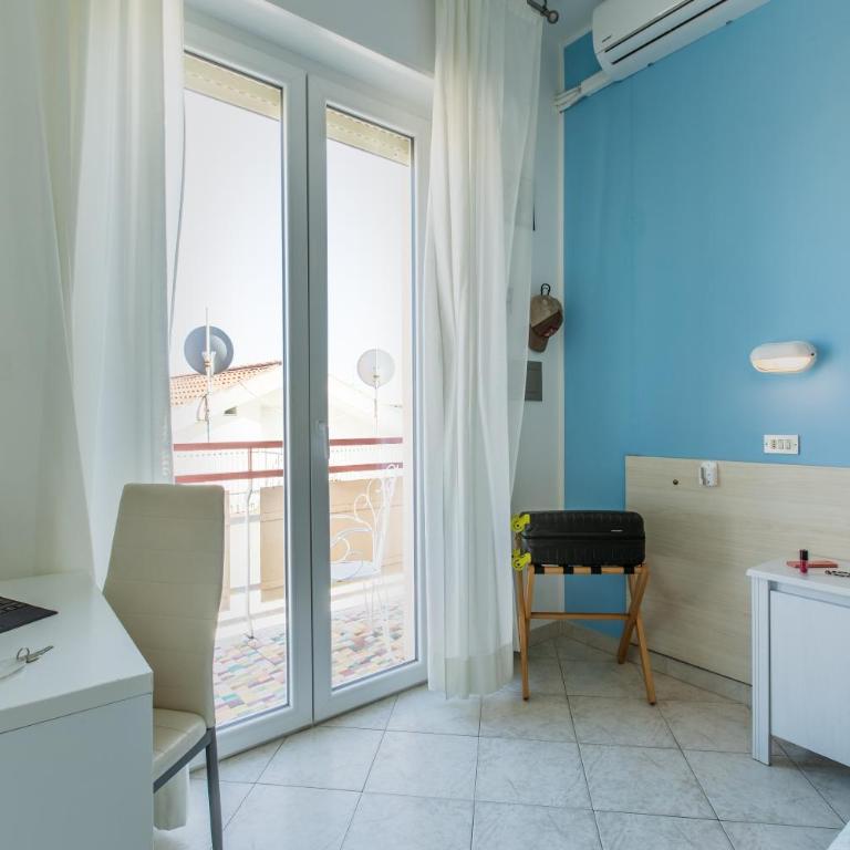 Hotel Sant'Angelo - Camera Matrimoniale/Doppia con Letti Singoli con Balcone - 1