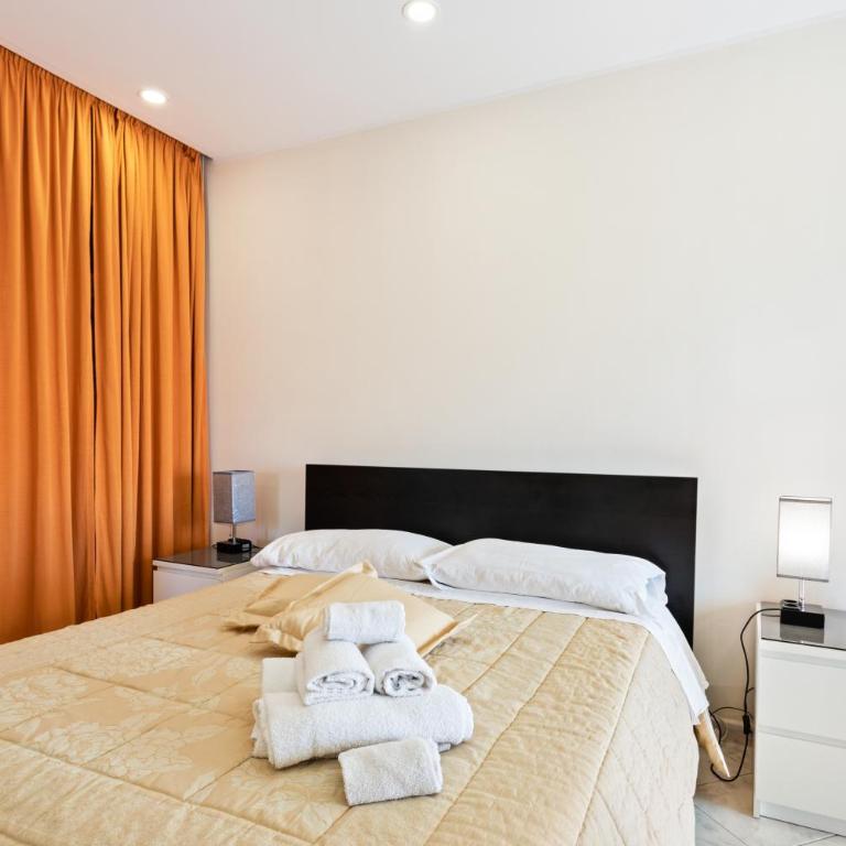 GuestHost - Castello Ursino Balcony Apartment x5 - Two-Bedroom Apartment - 6