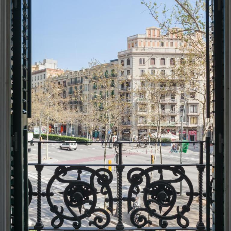 Art House Granvia - Three-Bedroom Apartment - 9