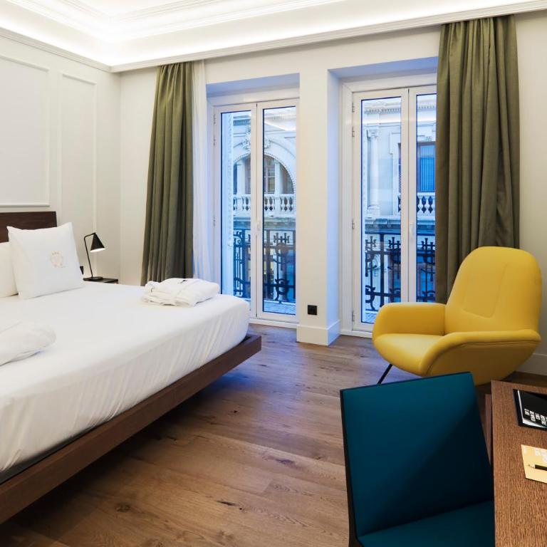 One Shot Reina Victoria - Double or Twin Room with Balcony - 1