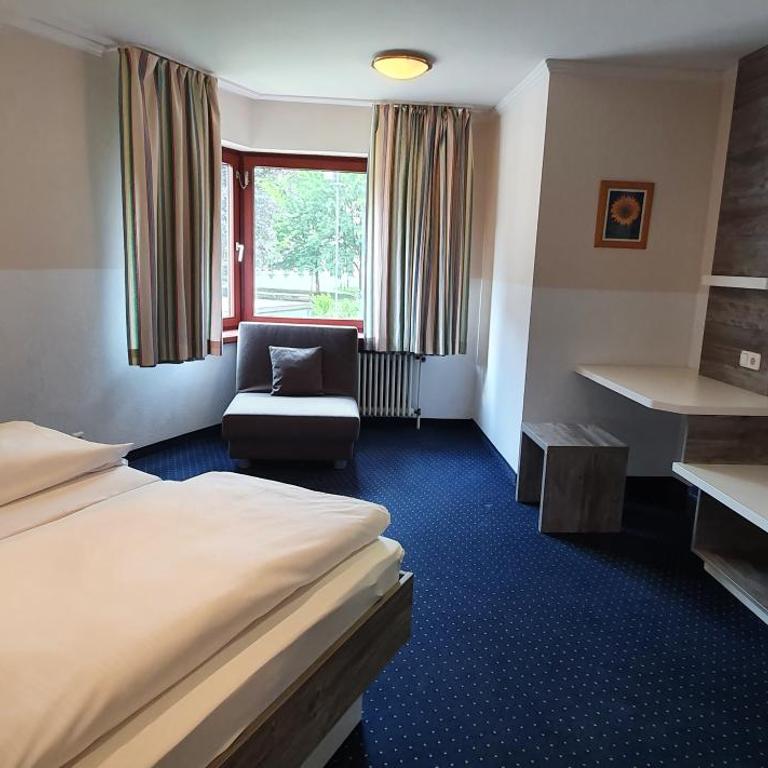 Central Hotel-Apart München - Vierbettzimmer - 4