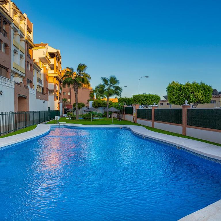 Apartamento 90 m2 en la mejor zona de Roquetas - Three-Bedroom Apartment - 4