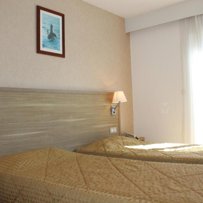 Hotel Des Tilleuls - Chambre Triple avec Douche - 1