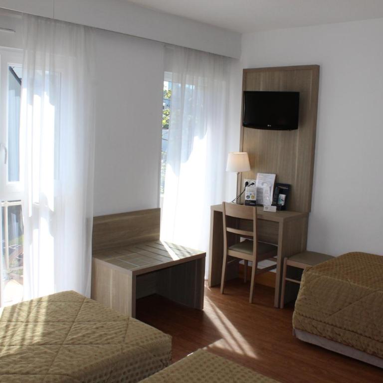 Hotel Des Tilleuls - Chambre Triple avec Douche - 2