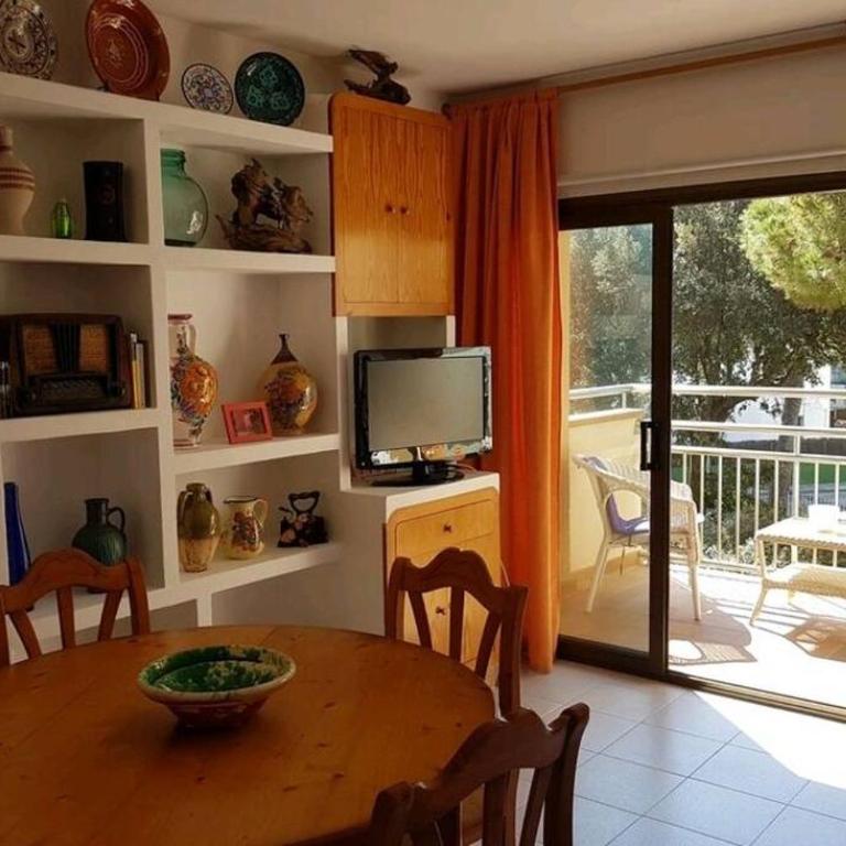APARTAMENTO JUNTO AL MAR CON JARDIN COMUNITARIO Y PARKING - Apartamento de 2 dormitorios - 1