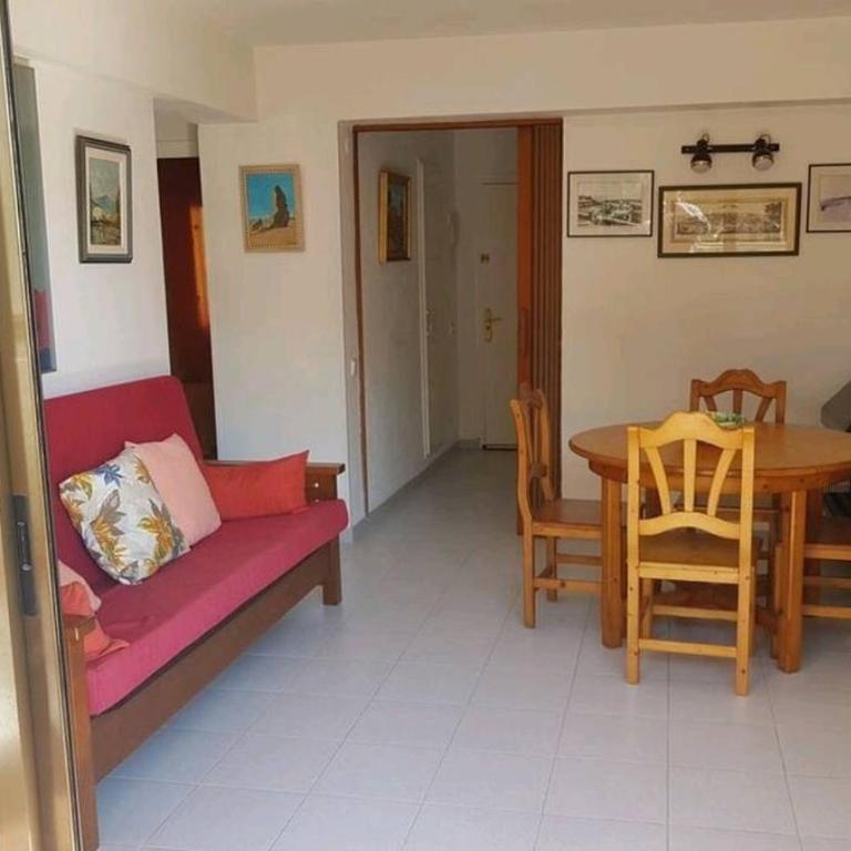 APARTAMENTO JUNTO AL MAR CON JARDIN COMUNITARIO Y PARKING - Apartamento de 2 dormitorios - 31