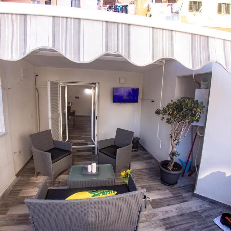 Donna Carmen Casa Vacanze - Appartamento con 3 Camere da Letto - 2
