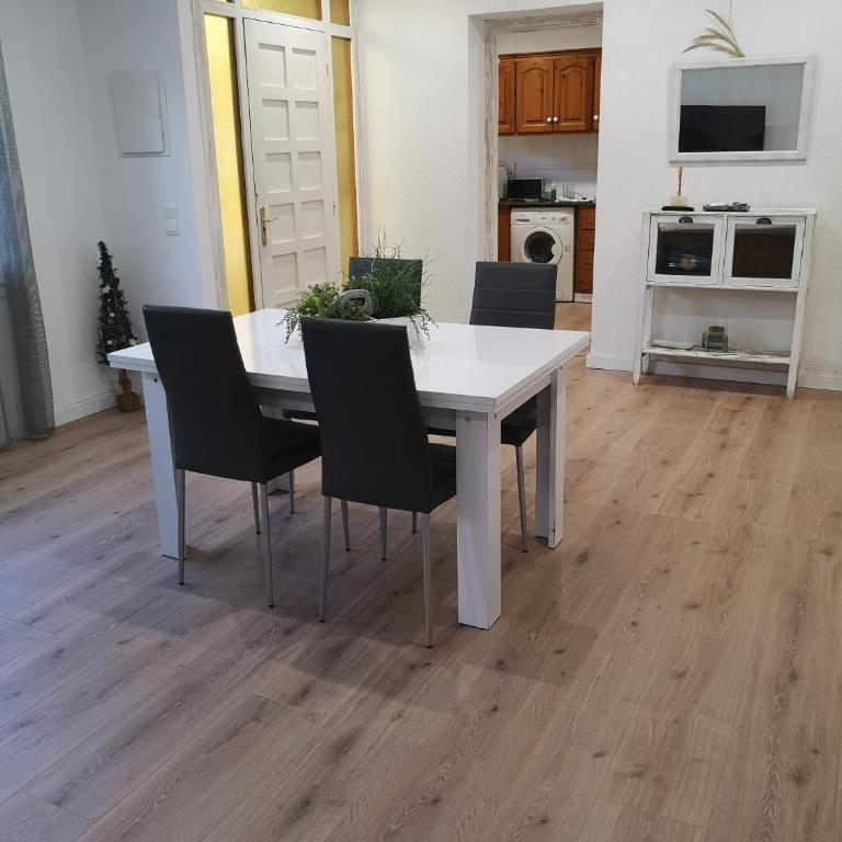 Casa Serral - Three-Bedroom Townhouse - 3