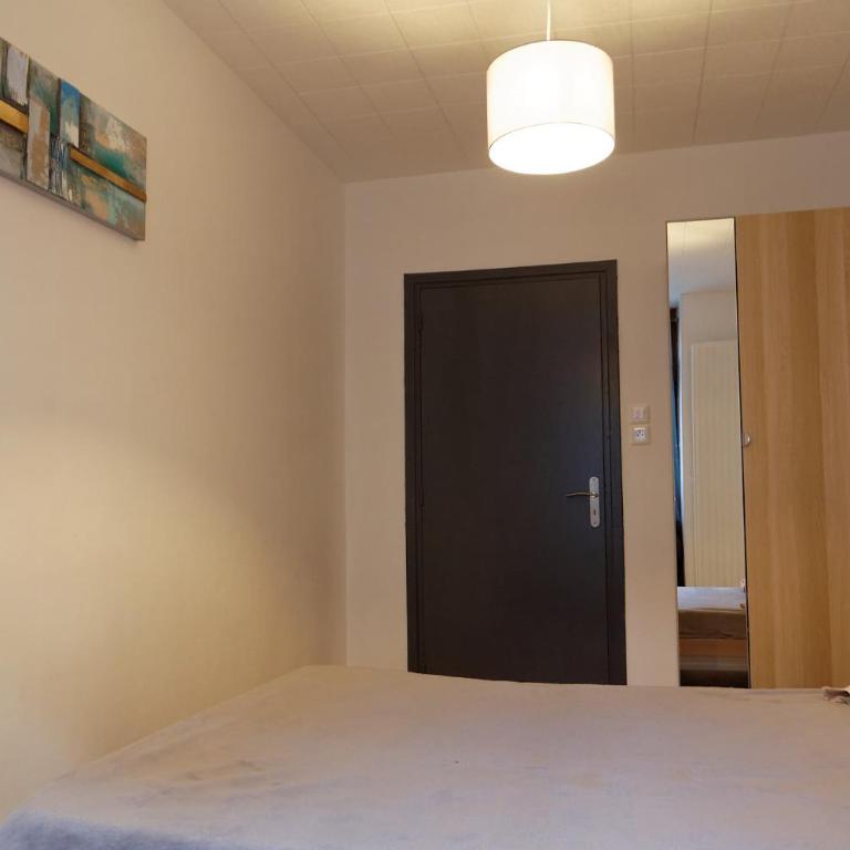 Villa Jean Julien - Le Sancy - Wifi - 2 chambres - 2 Salles d'eau - Rdc - 8 personnes - Terrasse - Two-Bedroom Apartment - 5