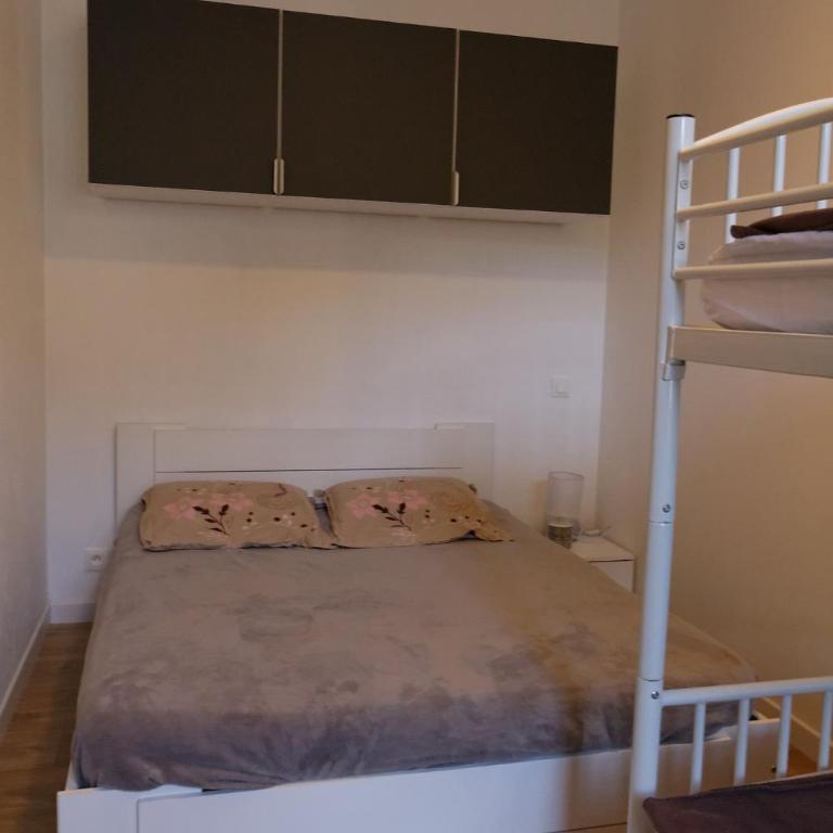 Villa Jean Julien - Le Sancy - Wifi - 2 chambres - 2 Salles d'eau - Rdc - 8 personnes - Terrasse - Two-Bedroom Apartment - 17