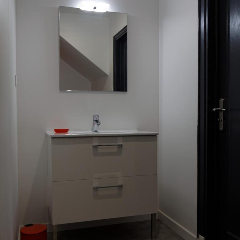 Villa Jean Julien - Le Sancy - Wifi - 2 chambres - 2 Salles d'eau - Rdc - 8 personnes - Terrasse - Two-Bedroom Apartment - 10