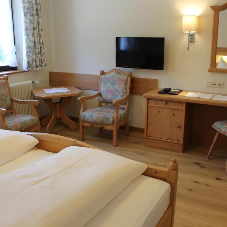 Landhotel Hochlackenhof - Standard Double Room - 2