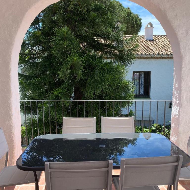 tarifa especial, sin aglomeraciones en piscina y playa, cerca de Puerto Banús - Apartamento de 2 dormitorios - 26