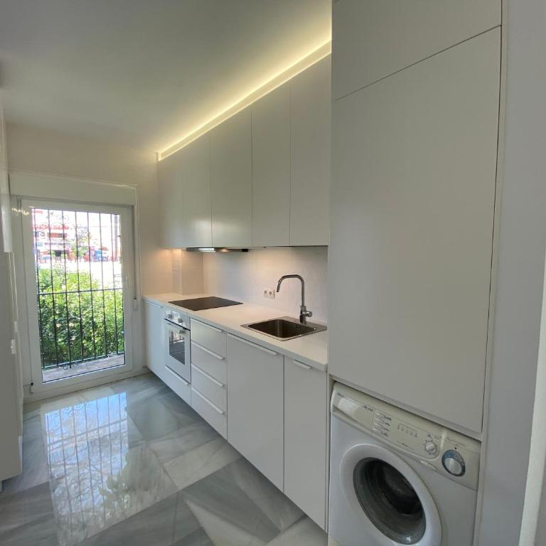 tarifa especial, sin aglomeraciones en piscina y playa, cerca de Puerto Banús - Apartamento de 2 dormitorios - 8