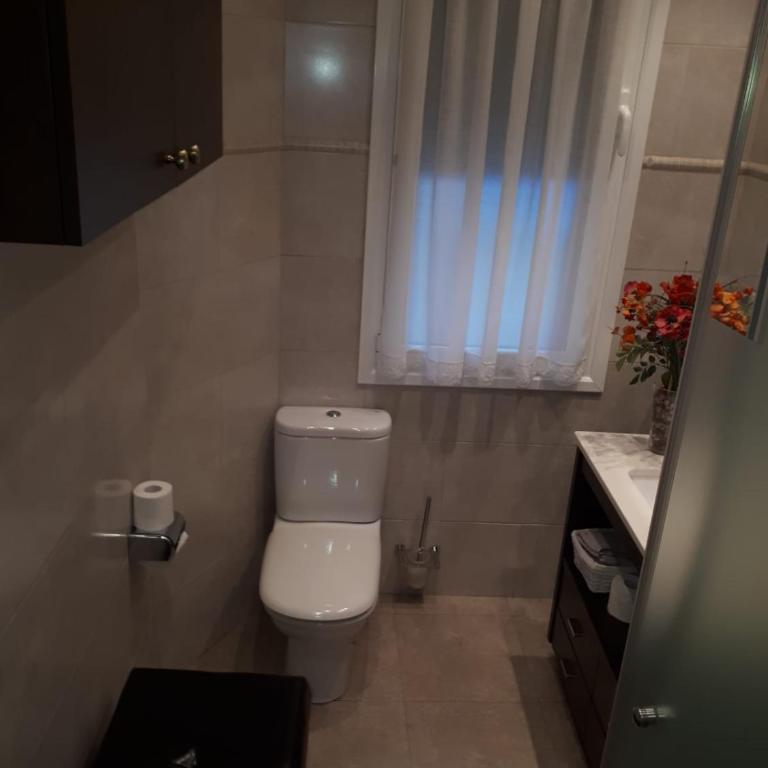 Habitación con baño individual - Double Room with Balcony - 3