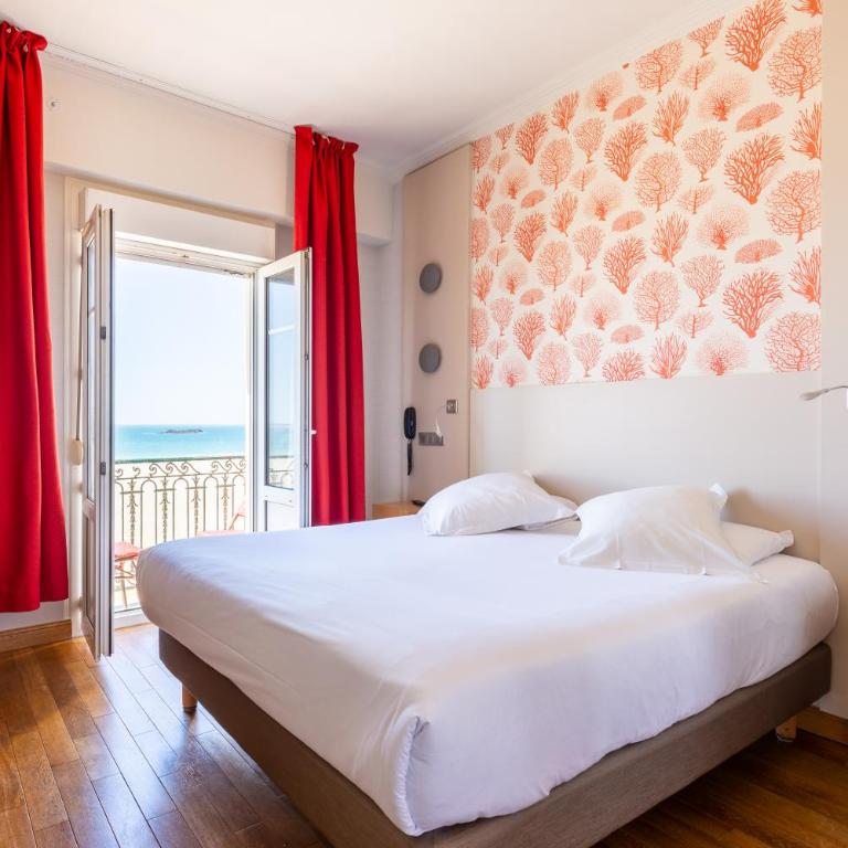 Hotel Kyriad Saint Malo Centre Plage - Chambre Standard avec Balcon et Vue sur la Mer - 2